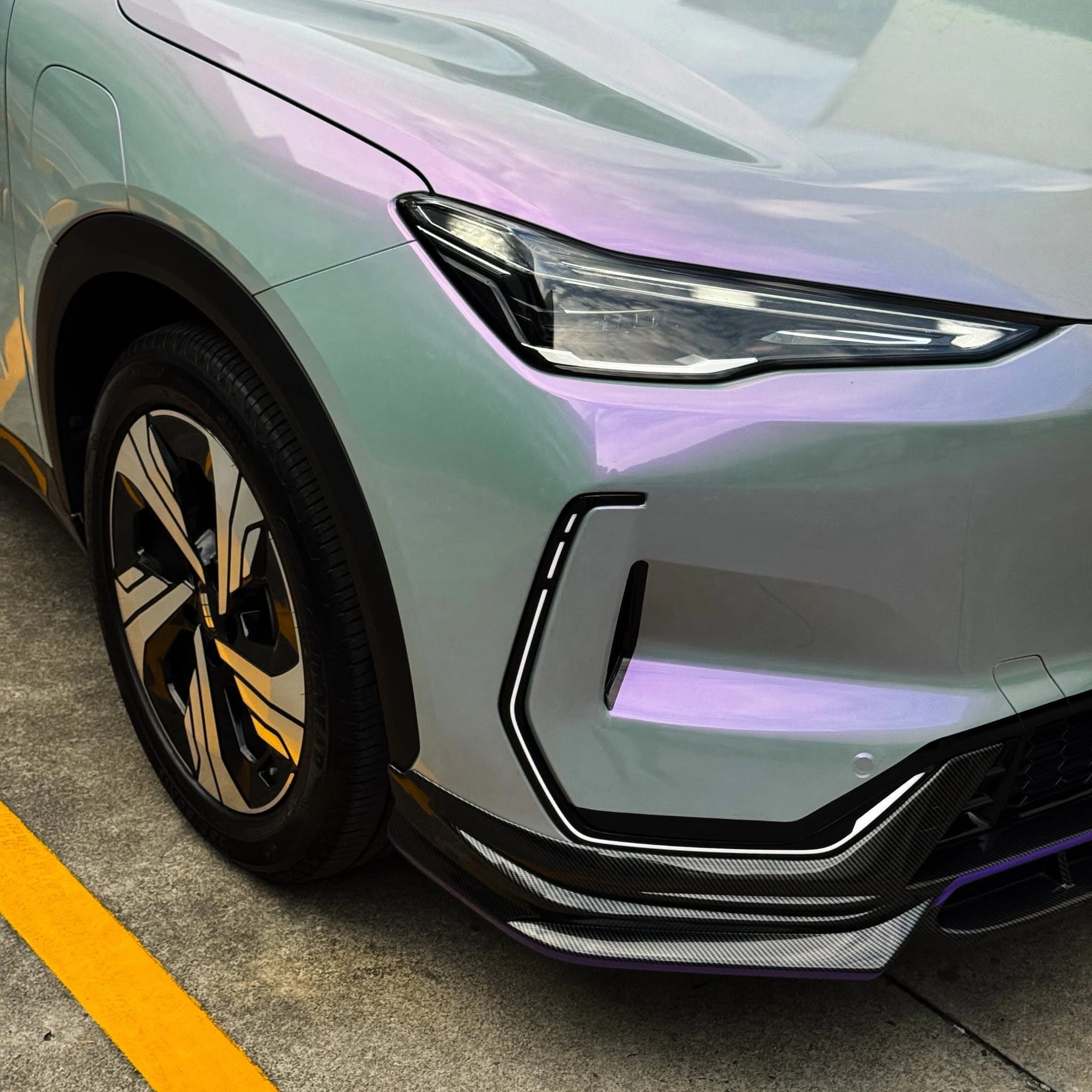iridescent suv front quarter detail
